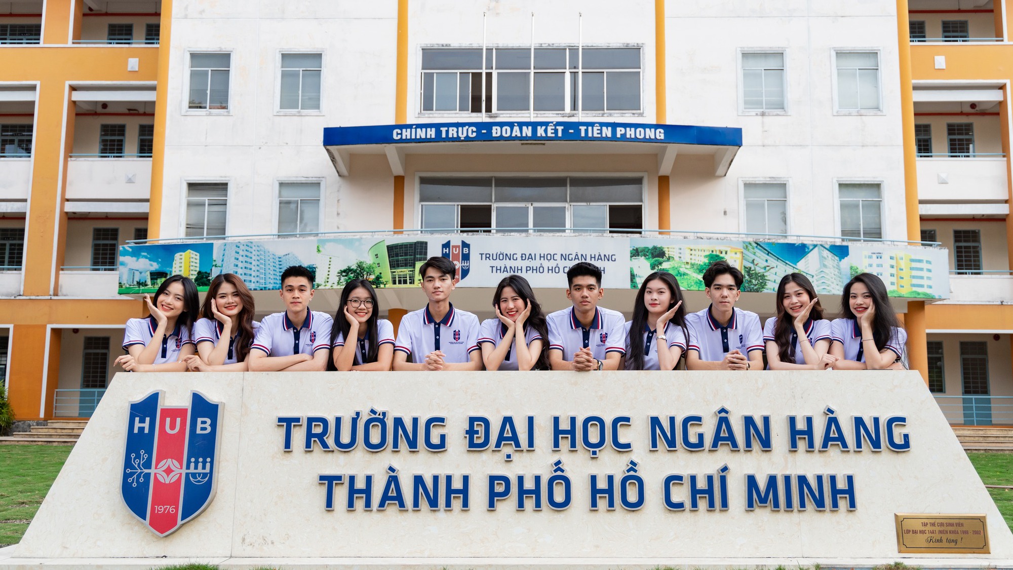 Ho Chi Minh City University of Banking is a public service unit under the State Bank of Vietnam