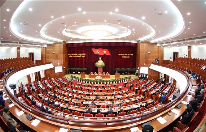 Khung tiêu chí xếp loại chất lượng hằng năm đối với tập thể, cá nhân trong hệ thống chính trị