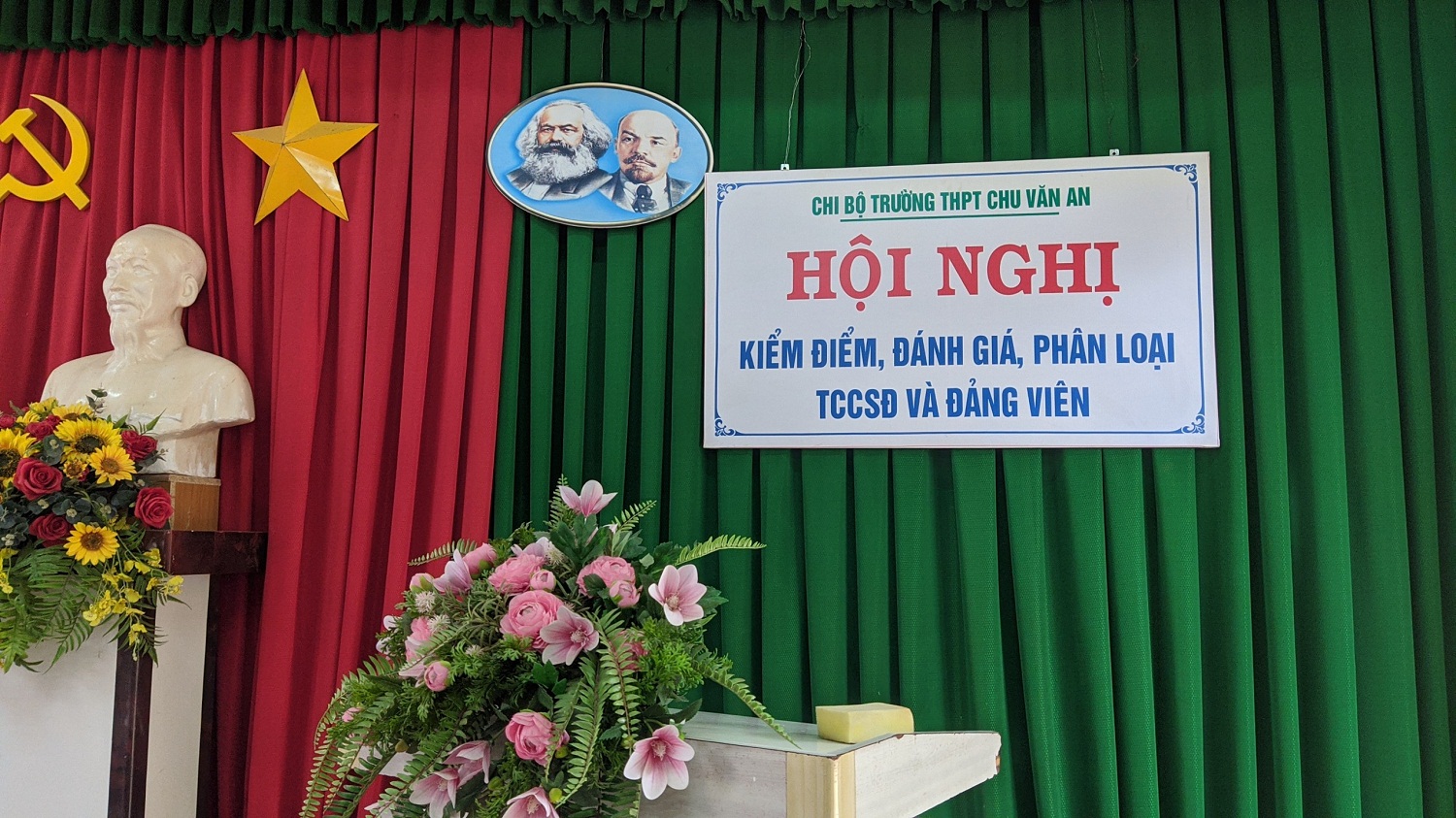 Vietnam’s new guideline on year-end review of CPV members  