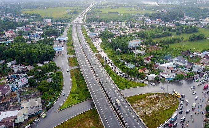 Pilot policy on special investment for road construction projects in Vietnam