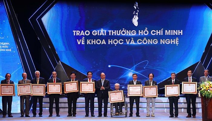 Điều kiện xét tặng Giải thưởng Hồ Chí Minh và Giải thưởng Nhà nước về khoa học và công nghệ từ ngày 10/04/2024