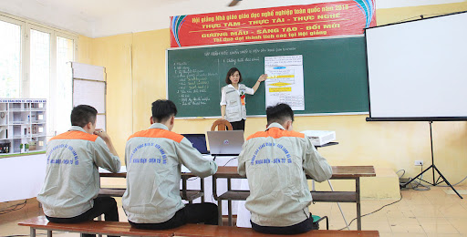 Criteria for the educational qualification of vocational education teachers at the elementary level from June 25, 2024 in Vietnam