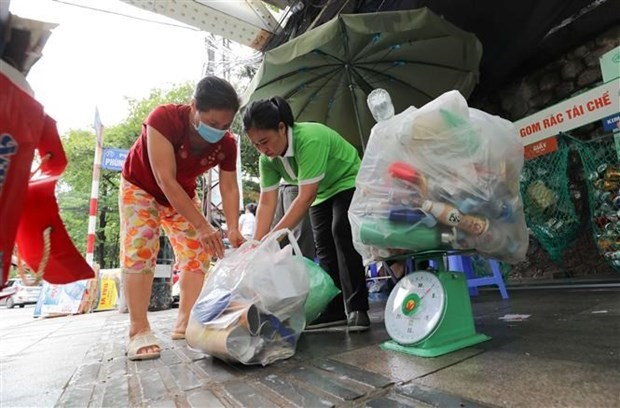 Classification, storage and transfer of domestic solid waste in Vietnam