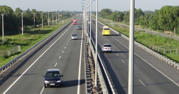 Regulations on the road safely corridor in Vietnam according to the Law on Road 2024
