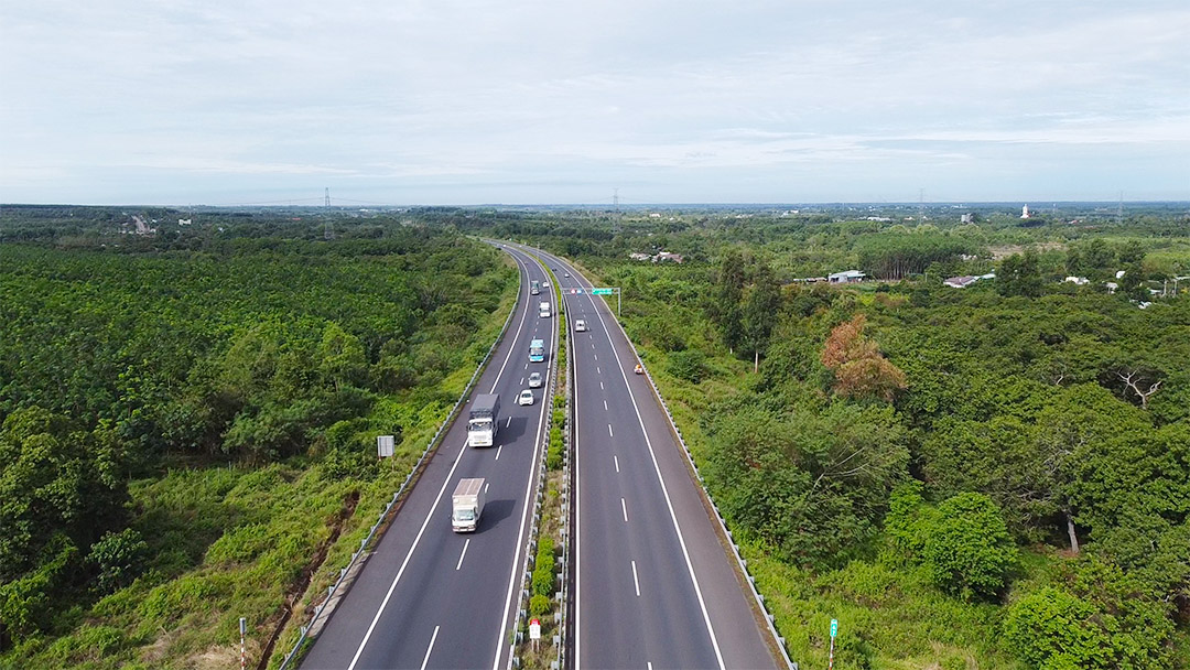 Mục tiêu cuối năm 2025 đạt 3000 km đường bộ cao tốc hưởng ứng phong trào thi đua