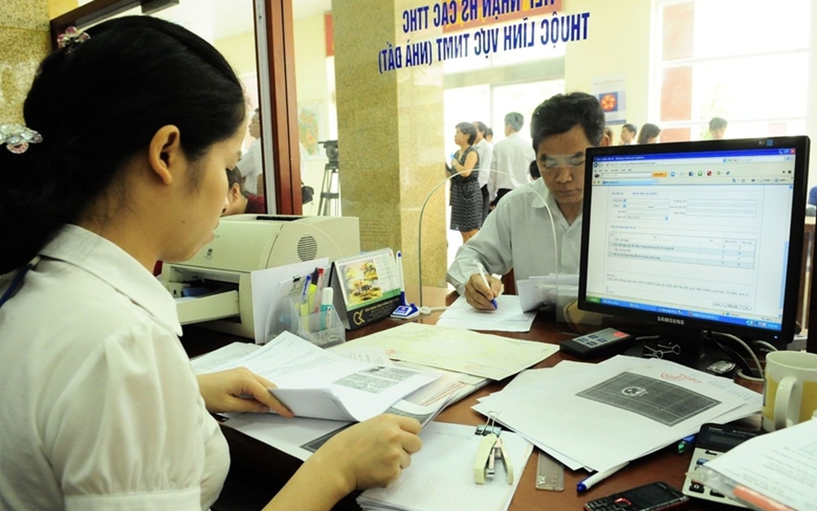 Duties and professional standards for public employees in charge of registration of security interests in Vietnam from November 08, 2024