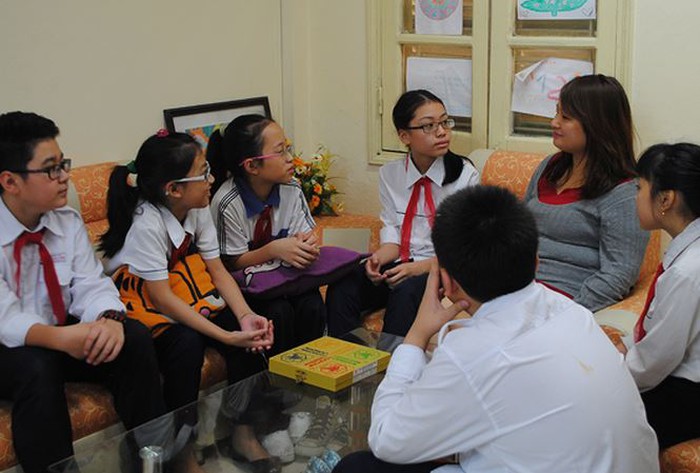 Duties of student counseling officers in Vietnam from November 04, 2024