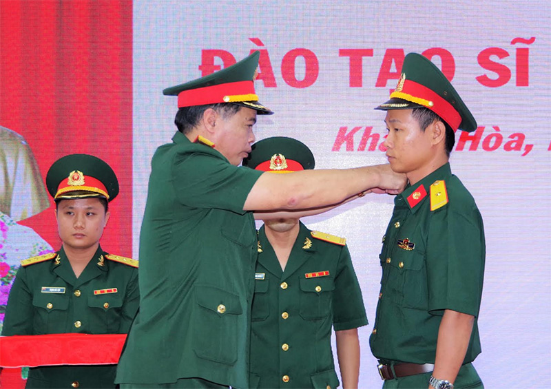 To place the priority on facilitating employment for students after graduating from reserve officer training in Vietnam