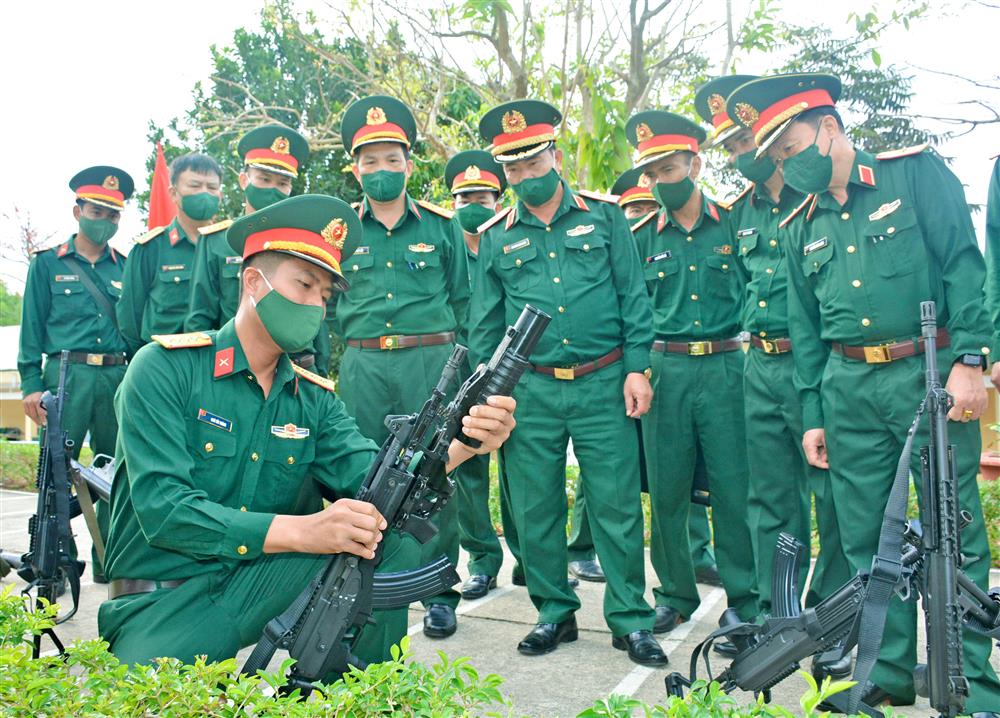 Procedures for training and drilling on management and use of weapons, military explosives, and supporting instruments in Vietnam