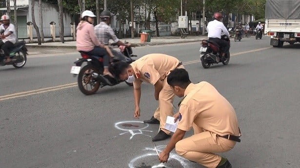 Standards for traffic police conducting road traffic accident investigations in Vietnam from January 1, 2025