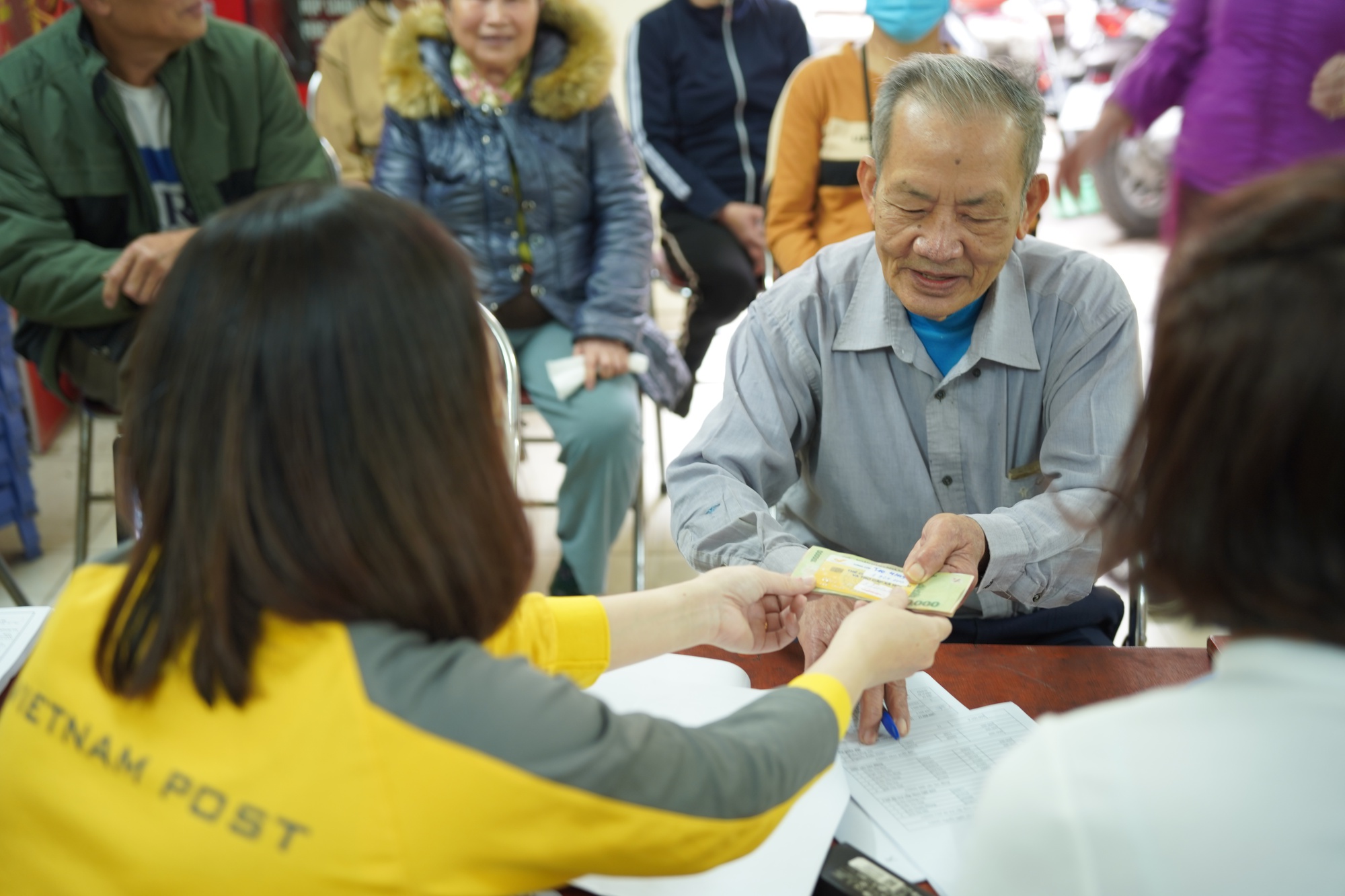 Lump-sum payment of retirement pensions and social insurance allowances for January and February in 2025 before Lunar New Year Holiday in Vietnam