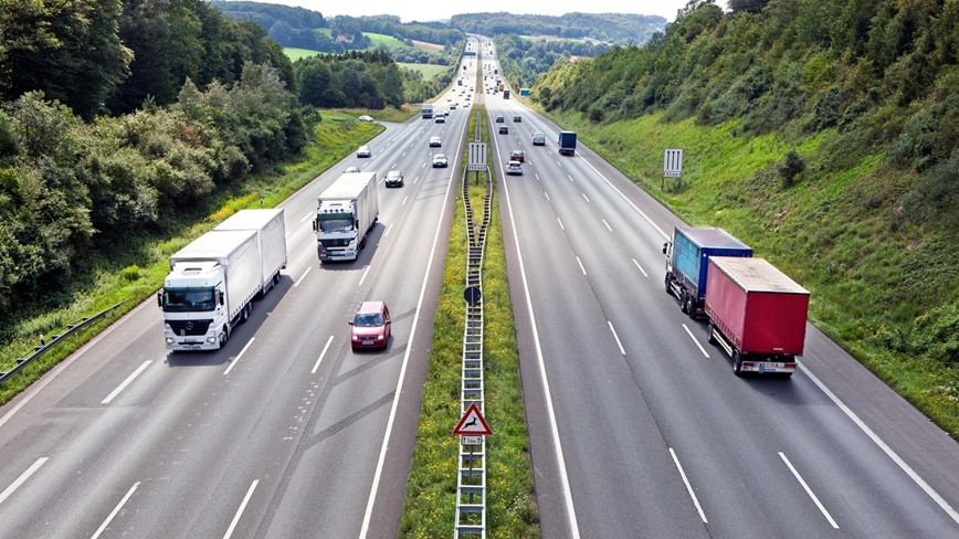 Regulations on traffic on highways in Vietnam