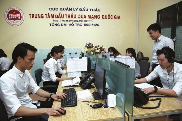 Quy định cơ quan, tổ chức thực hiện báo cáo tình hình thực hiện hoạt động đấu thầu từ 01/03/2025