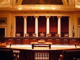Hội đồng xét xử phúc thẩm vụ án hành chính có quyền sửa toàn bộ bản án sơ thẩm không?