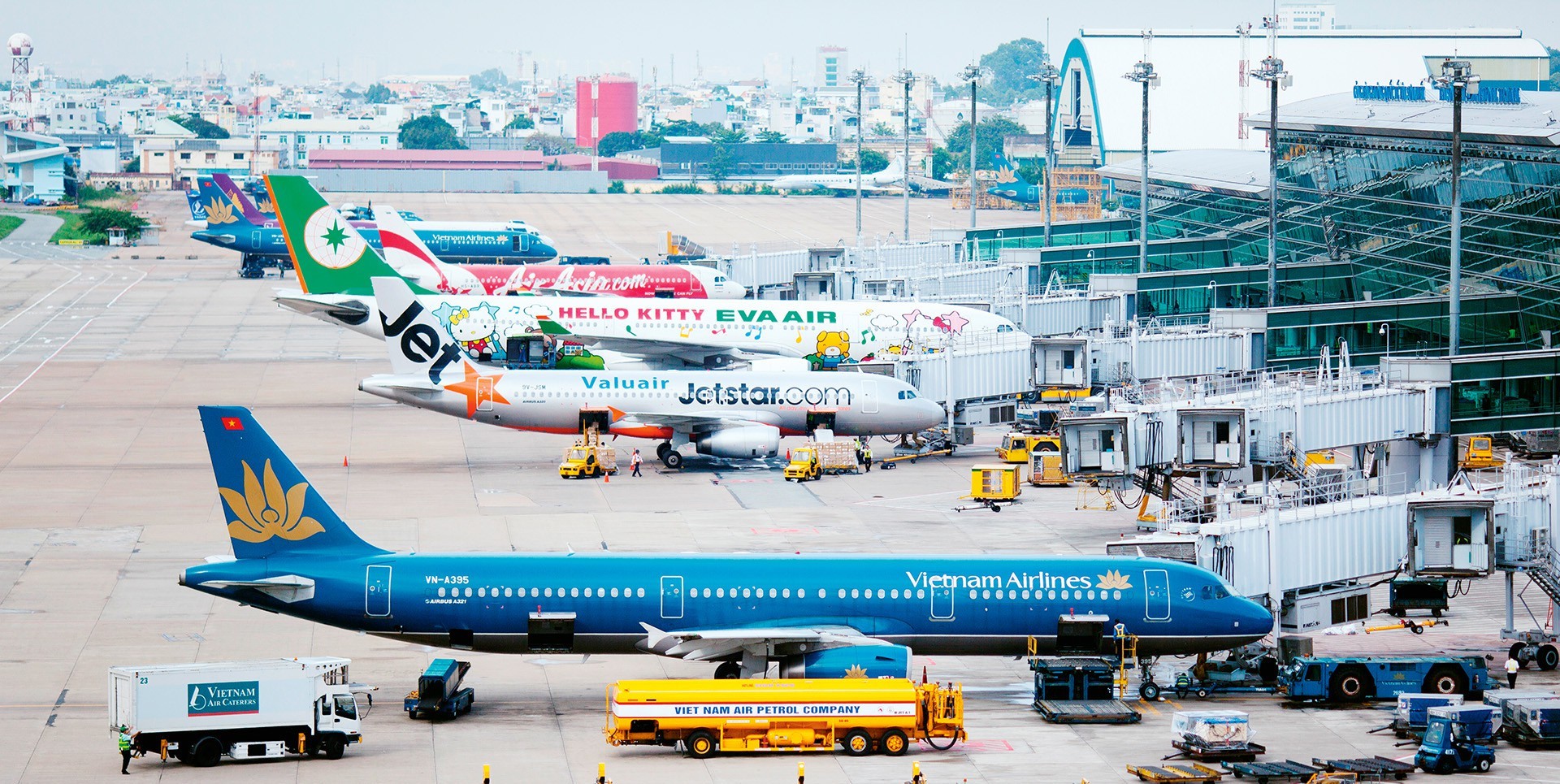 Giấy phép kinh doanh cảng hàng không được cấp lại trong trường hợp nào?