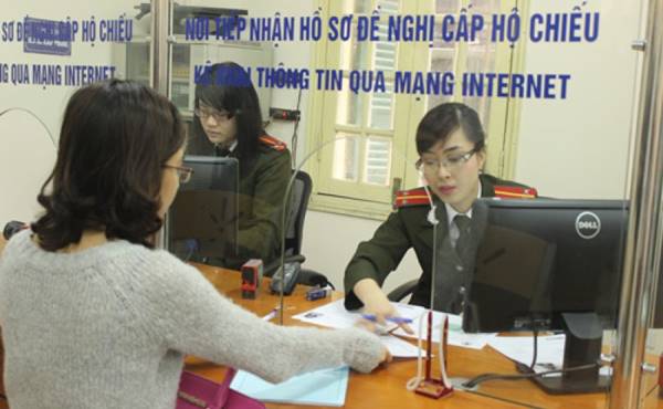 Mức xử phạt đối với hành vi mang tiền mặt vượt quá định mức khi nhập cảnh vào Việt Nam
