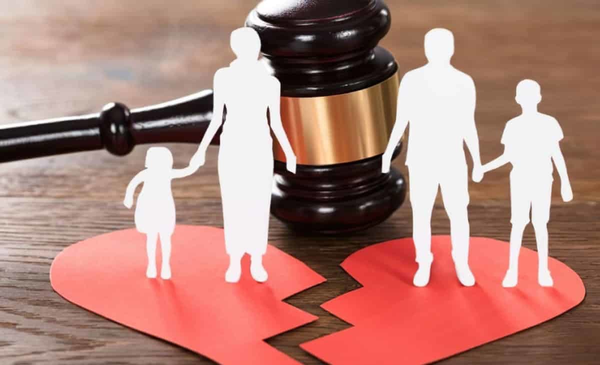 Sau khi ly hôn thì có thể đổi họ cho con mà không cần sự đồng ý của chồng cũ không?