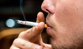 Quy định hút thuốc tại nơi quy định cấm hút thuốc sẽ bị sa thải được không?