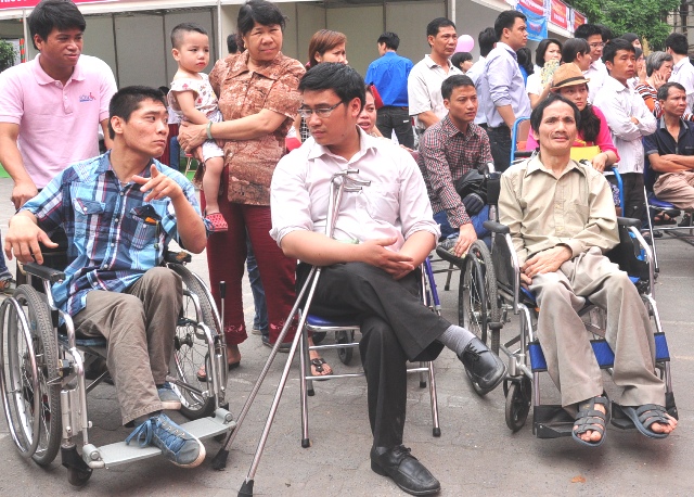 Kỳ thị người khuyết tật bị xử phạt bao nhiêu tiền?
