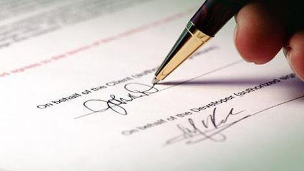 Khi nào thì bắt buộc phải vừa ký vừa điểm chỉ trong văn bản công chứng?