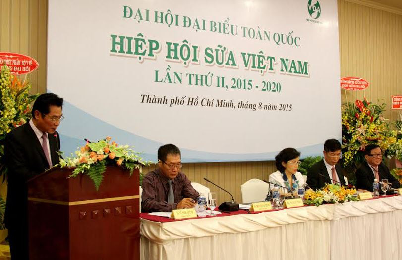 Sinh viên luật được làm chủ tịch Hiệp hội sữa Việt Nam không?