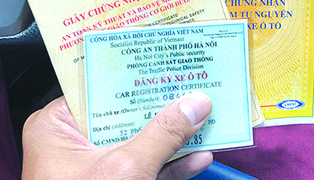 Được sử dụng giấy biên nhận của tổ chức tín dụng khi tổ chức tín dụng giữ bản chính giấy đăng ký xe ô tô hay không?