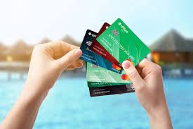 Thẻ ghi nợ khác thẻ tín dụng chỗ nào?
