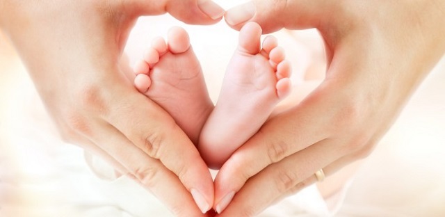 Nghỉ sinh trước 3 tháng có được hưởng thai sản không? Sinh con trước và sau ngày 15 ảnh hưởng gì đến chế độ thai sản?