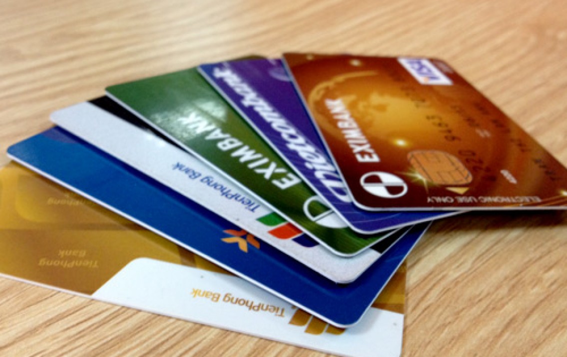 Tổ chức được phát hành thẻ ngân hàng bao gồm những tổ chức nào?