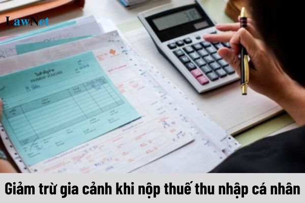 Con trên 18 tuổi có được tính giảm trừ gia cảnh khi nộp thuế thu nhập cá nhân không?