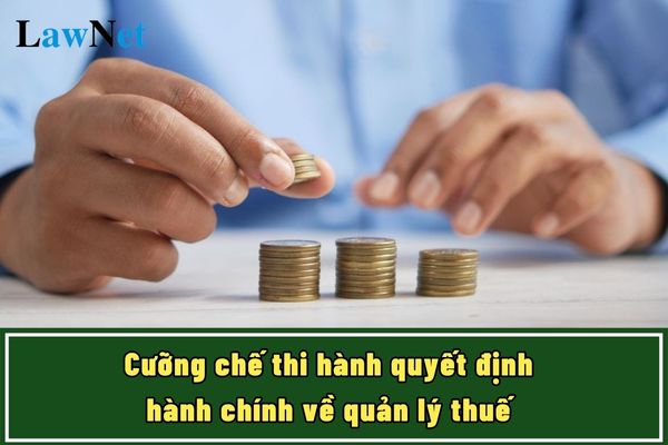 Người nộp thuế bị cưỡng chế thi hành quyết định hành chính về quản lý thuế có bị khấu trừ tiền lương không?