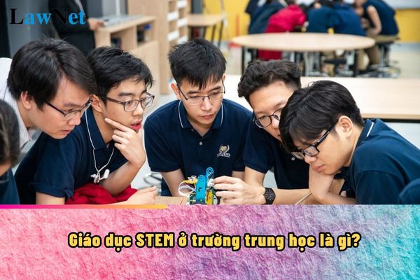 What is STEM education in high school?