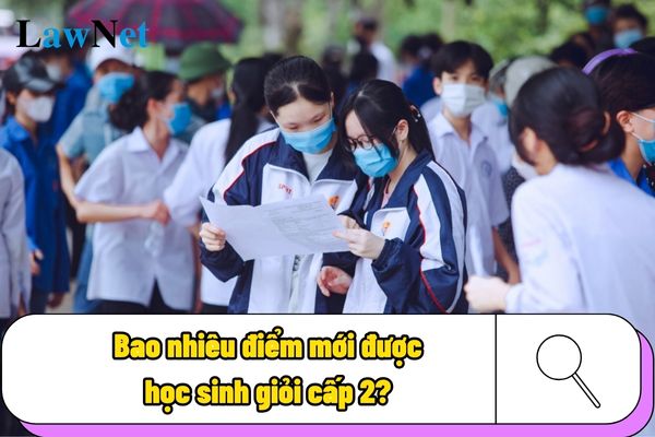 How many points are needed to achieve "Excellent Student" status in secondary school? How are secondary school students' conduct results evaluated?