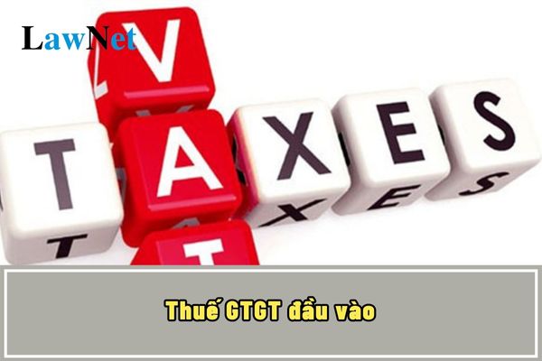 When purchasing inventory, if the input VAT is deductible, which accounts should be debited?