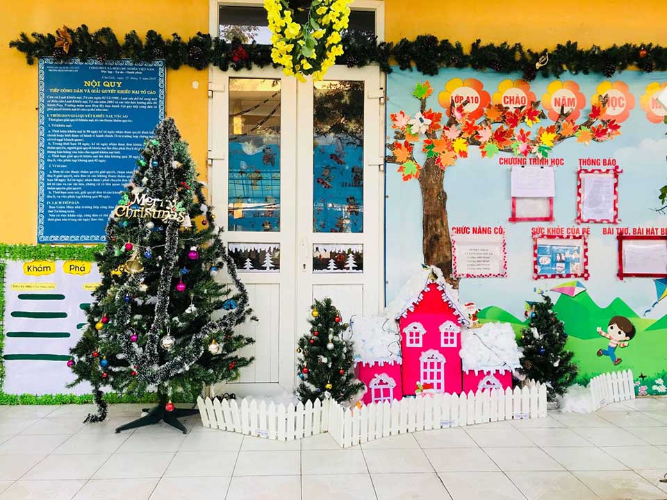 Trang trí Noel lớp học