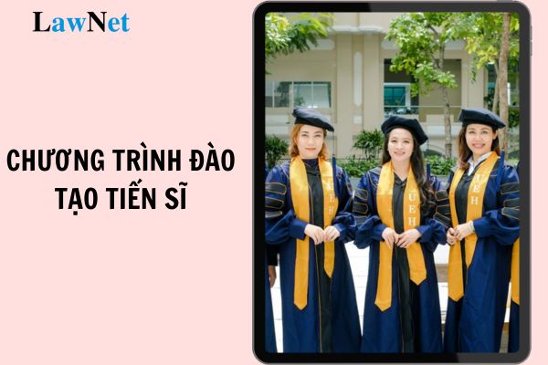 Đăng ký đủ bao nhiêu tín chỉ trong một năm học được xác định là tập trung toàn thời gian chương trình đào tạo tiến sĩ?