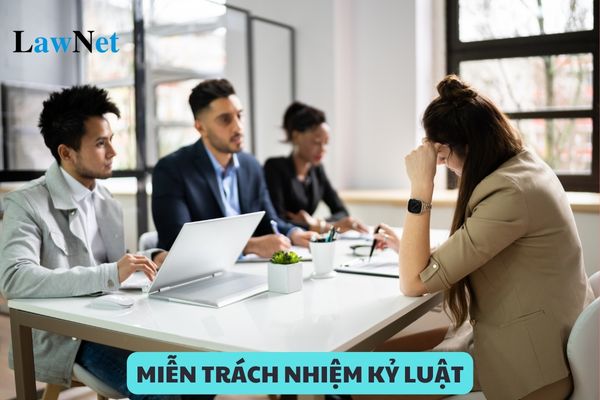 Các trường hợp nào giáo viên được miễn trách nhiệm kỷ luật?