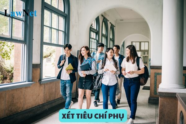 Nhiều thí sinh có cùng điểm trúng tuyển thì có xét đến tiêu chí phụ?