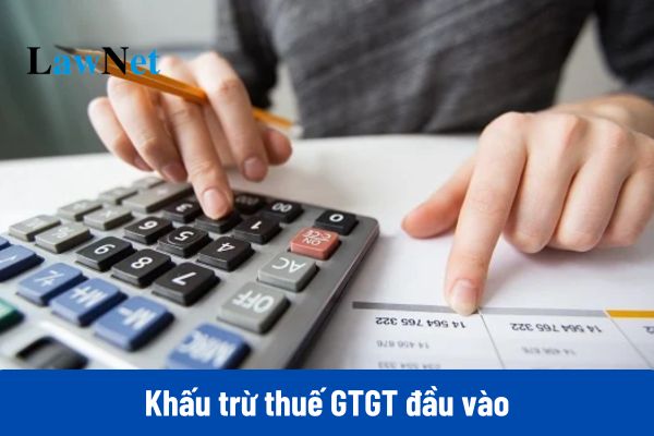 Trường hợp cơ sở kinh doanh phát hiện số thuế GTGT đầu vào khi kê khai, khấu trừ bị sai sót thì xử lý như thế nào?