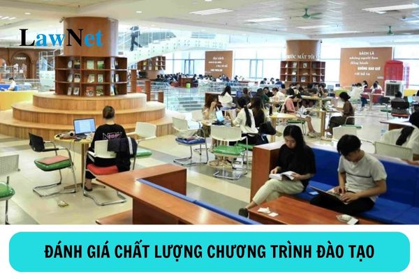 Tiêu chuẩn đánh giá chất lượng chương trình đào tạo các trình độ của giáo dục đại học ra sao?