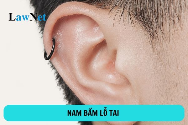 Nam bấm lỗ tai có được thi vào trường Công an không?