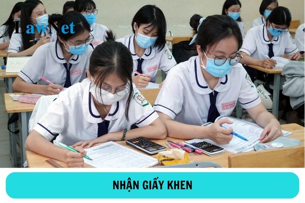 Học sinh lớp 9 có kết quả học tập loại khá năm học 2024-2025 có được nhận giấy khen không?