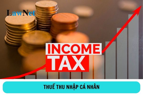 Is personal income tax payable for individuals doing business with annual revenue below 100 million VND in a calendar year?