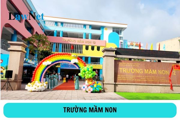 Có bao nhiêu giáo viên trong một trường mầm non công lập?