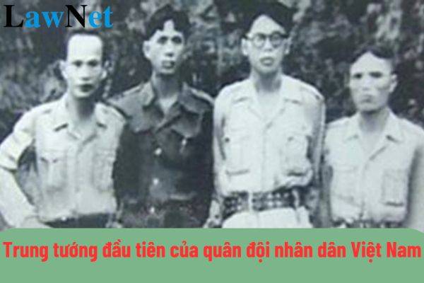 Ai được phong quân hàm trung tướng đầu tiên của quân đội nhân dân Việt Nam?