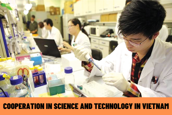 In what cases can higher education institutions and enterprises outside higher education institutions cooperate in science and technology in Vietnam?