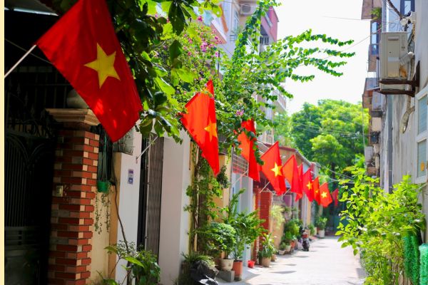 Treo cờ Tổ quốc Tết dương lịch 2025 tại Hà Nội mấy ngày? Treo cờ Tổ quốc Tết dương lịch 2025 thế nào để đúng quy định?