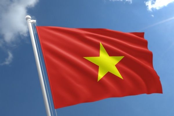 Người có hành vi xúc phạm Quốc kỳ Việt Nam sẽ bị truy cứu trách nhiệm hình sự như thế nào theo quy định?
