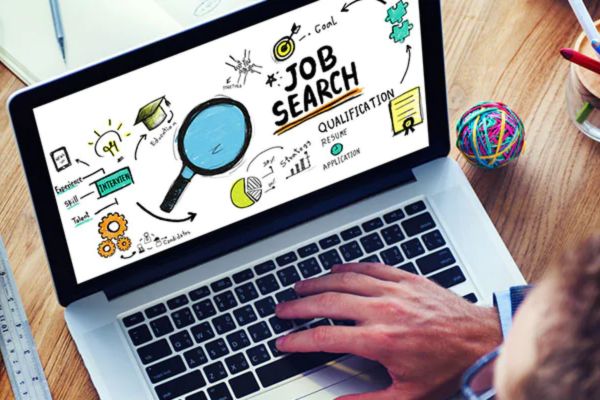 How is monthly job search notification carried out according to current regulations?