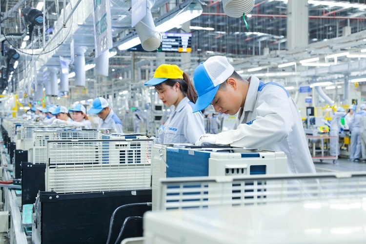 Hướng dẫn điền mẫu báo cáo tình hình lao động cuối năm theo Nghị định 145